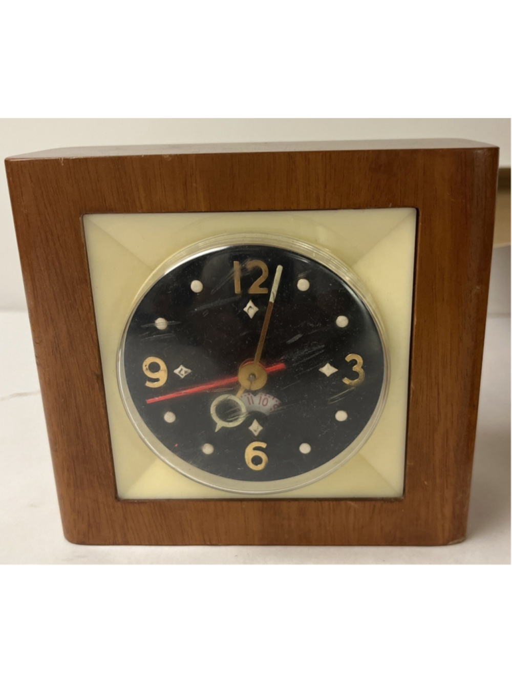 Vintage New Haven Electric Alarm Clock Model W2 Wood Case MCM Retro Desk